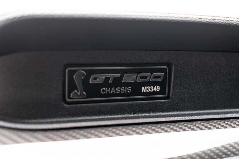 http://www.koenigseggchicago.com/galleria_images/86/86_p36_f.jpg