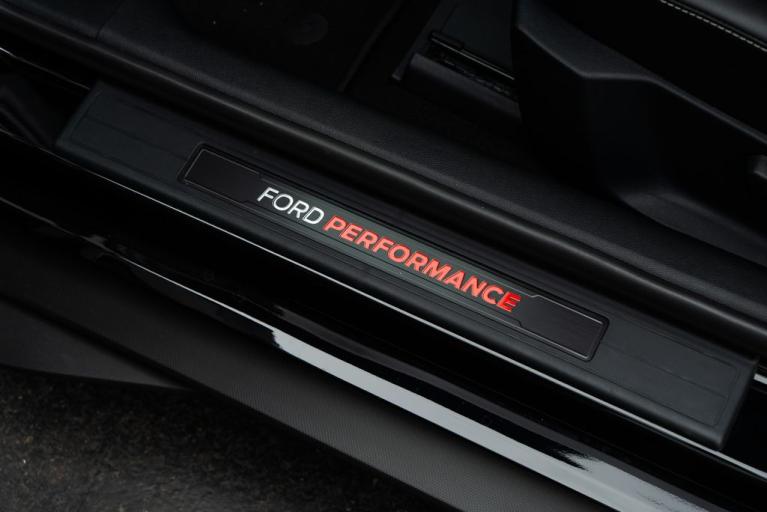 http://www.koenigseggchicago.com/galleria_images/86/86_p49_f.jpg