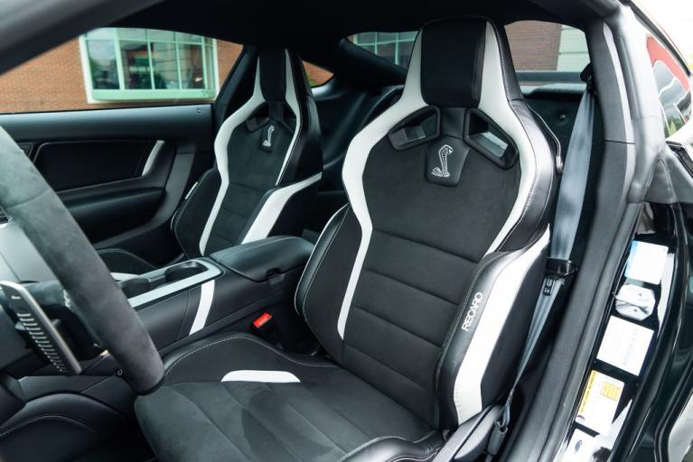 http://www.koenigseggchicago.com/galleria_images/86/86_p4_f.jpg