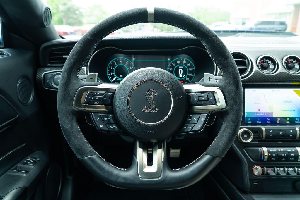 http://www.koenigseggchicago.com/galleria_images/86/86_p5_l.jpg