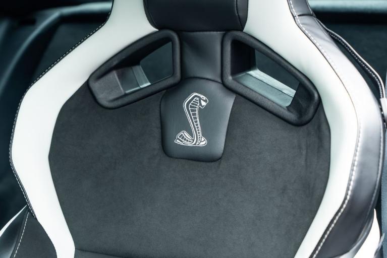 http://www.koenigseggchicago.com/galleria_images/86/86_p6_f.jpg