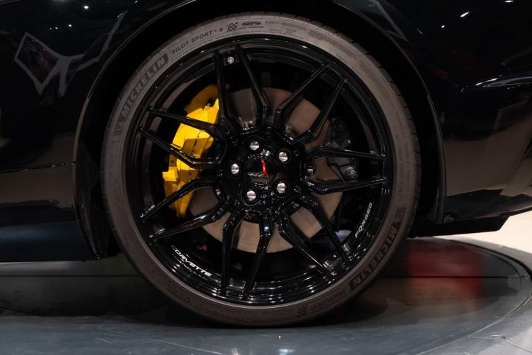 http://www.koenigseggchicago.com/galleria_images/87/87_p10_f.jpg