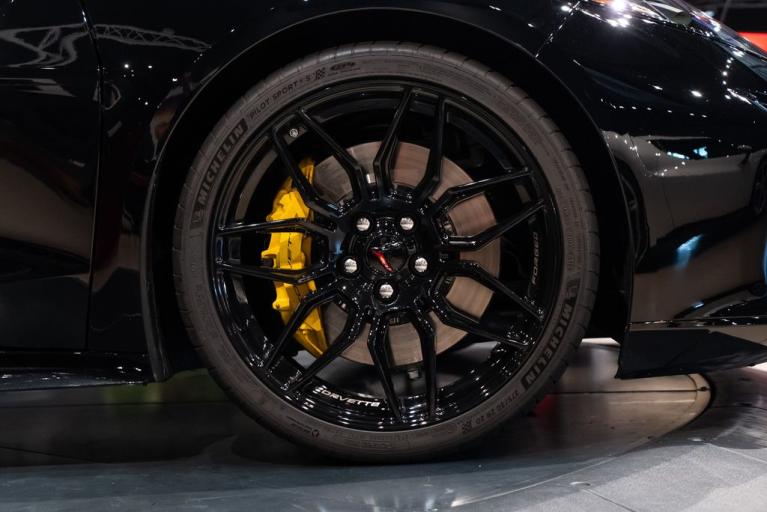 http://www.koenigseggchicago.com/galleria_images/87/87_p12_f.jpg