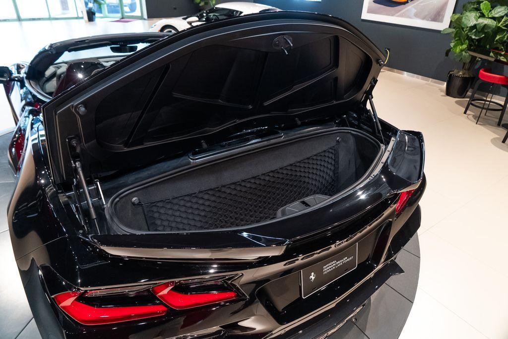 http://www.koenigseggchicago.com/galleria_images/87/87_p14_l.jpg