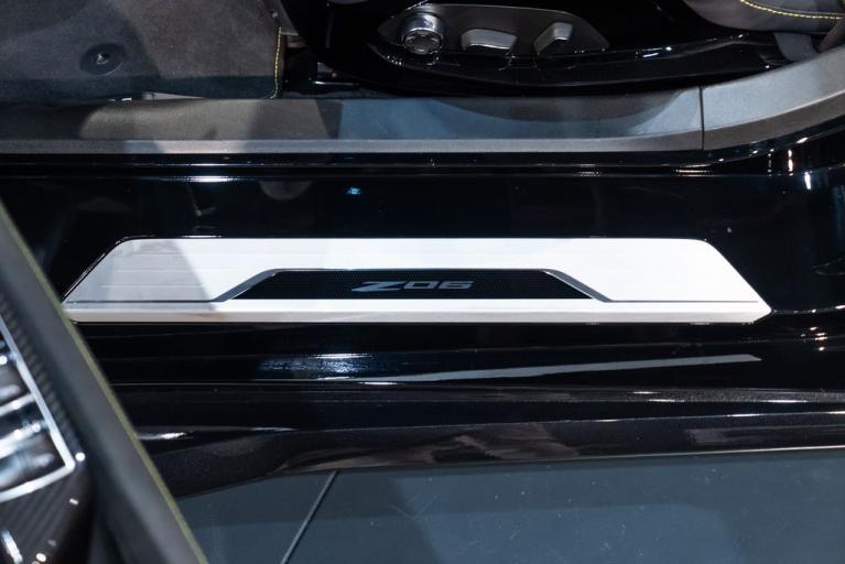 http://www.koenigseggchicago.com/galleria_images/87/87_p19_f.jpg