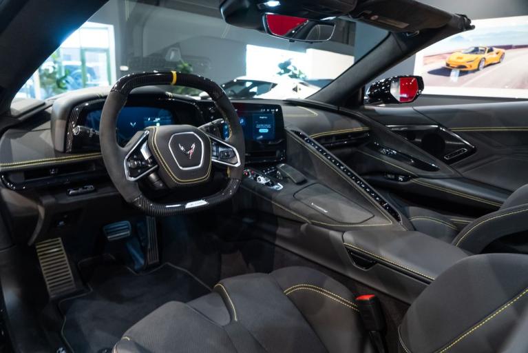 http://www.koenigseggchicago.com/galleria_images/87/87_p23_f.jpg