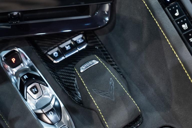 http://www.koenigseggchicago.com/galleria_images/87/87_p31_f.jpg