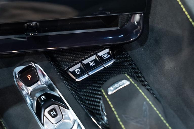 http://www.koenigseggchicago.com/galleria_images/87/87_p32_f.jpg