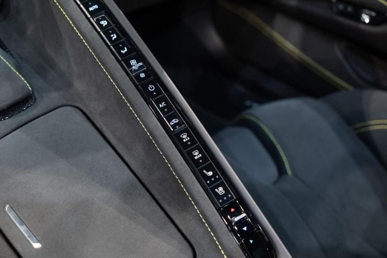 http://www.koenigseggchicago.com/galleria_images/87/87_p34_f.jpg