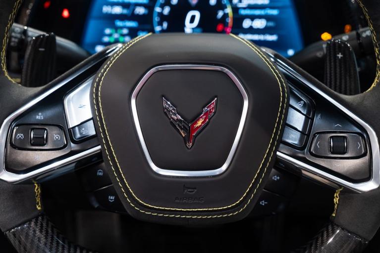http://www.koenigseggchicago.com/galleria_images/87/87_p36_f.jpg