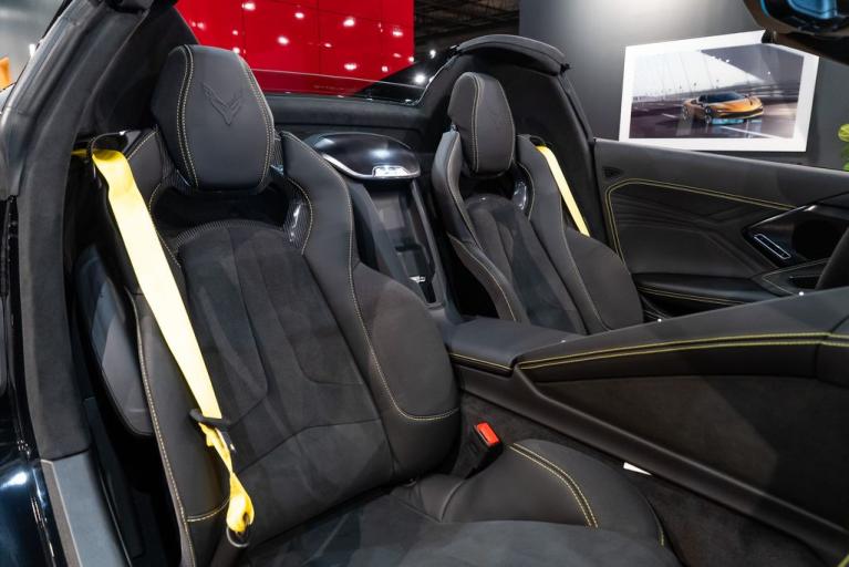 http://www.koenigseggchicago.com/galleria_images/87/87_p41_f.jpg