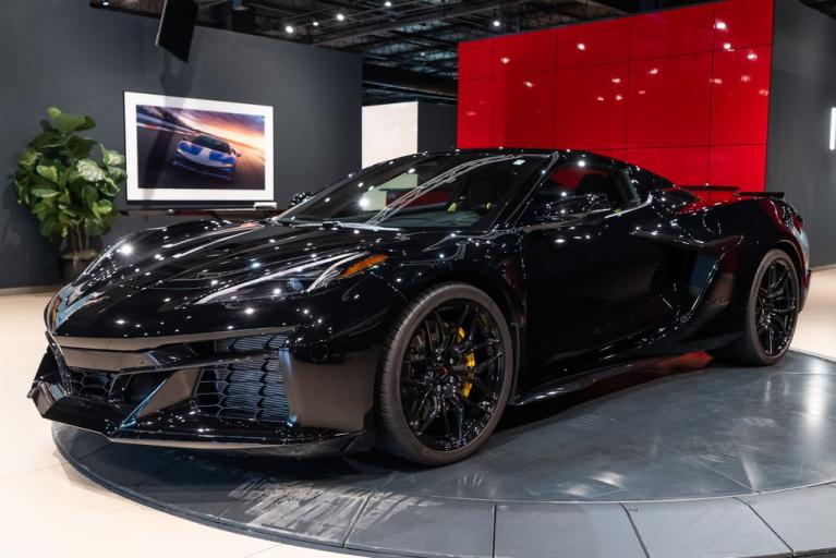 http://www.koenigseggchicago.com/galleria_images/87/87_p43_f.jpg