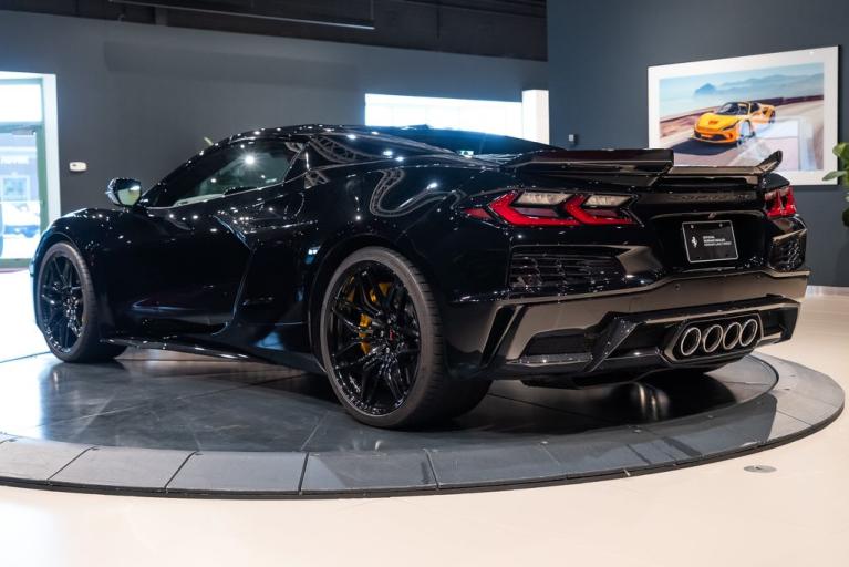 http://www.koenigseggchicago.com/galleria_images/87/87_p44_f.jpg