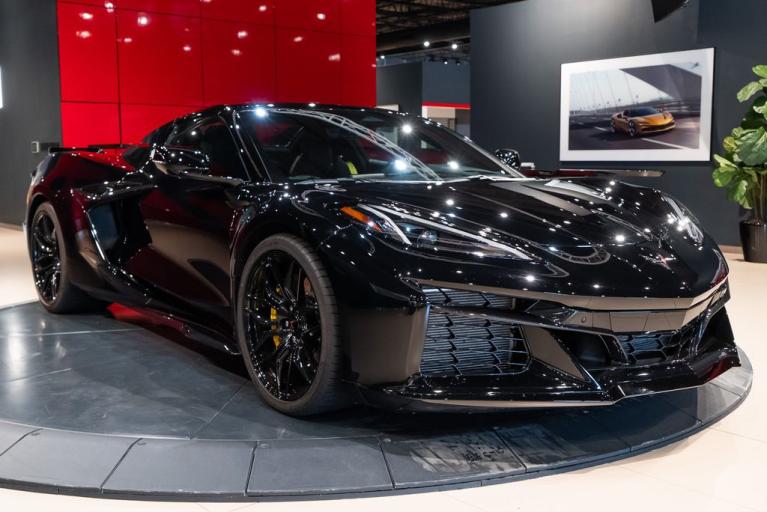 http://www.koenigseggchicago.com/galleria_images/87/87_p46_f.jpg
