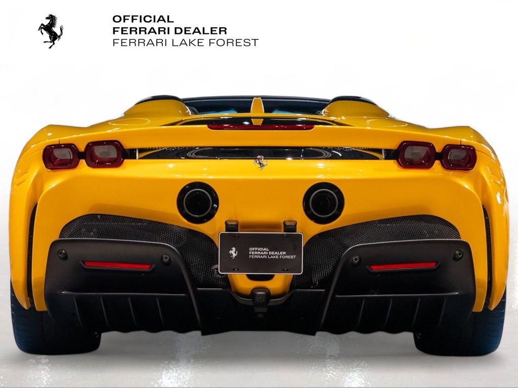 http://www.koenigseggchicago.com/galleria_images/88/88_p11_l.jpg