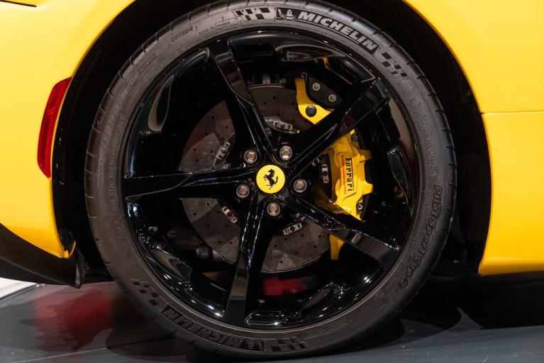 http://www.koenigseggchicago.com/galleria_images/88/88_p15_f.jpg