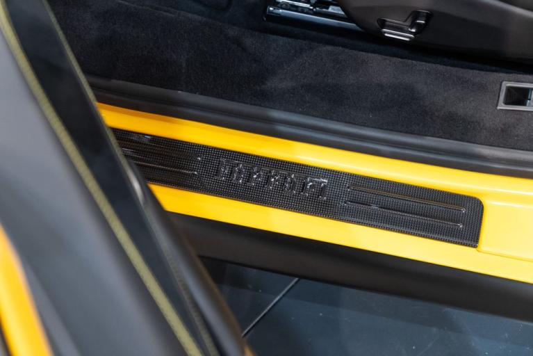 http://www.koenigseggchicago.com/galleria_images/88/88_p24_f.jpg