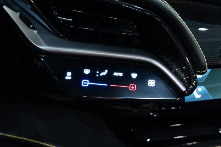 http://www.koenigseggchicago.com/galleria_images/88/88_p32_f.jpg