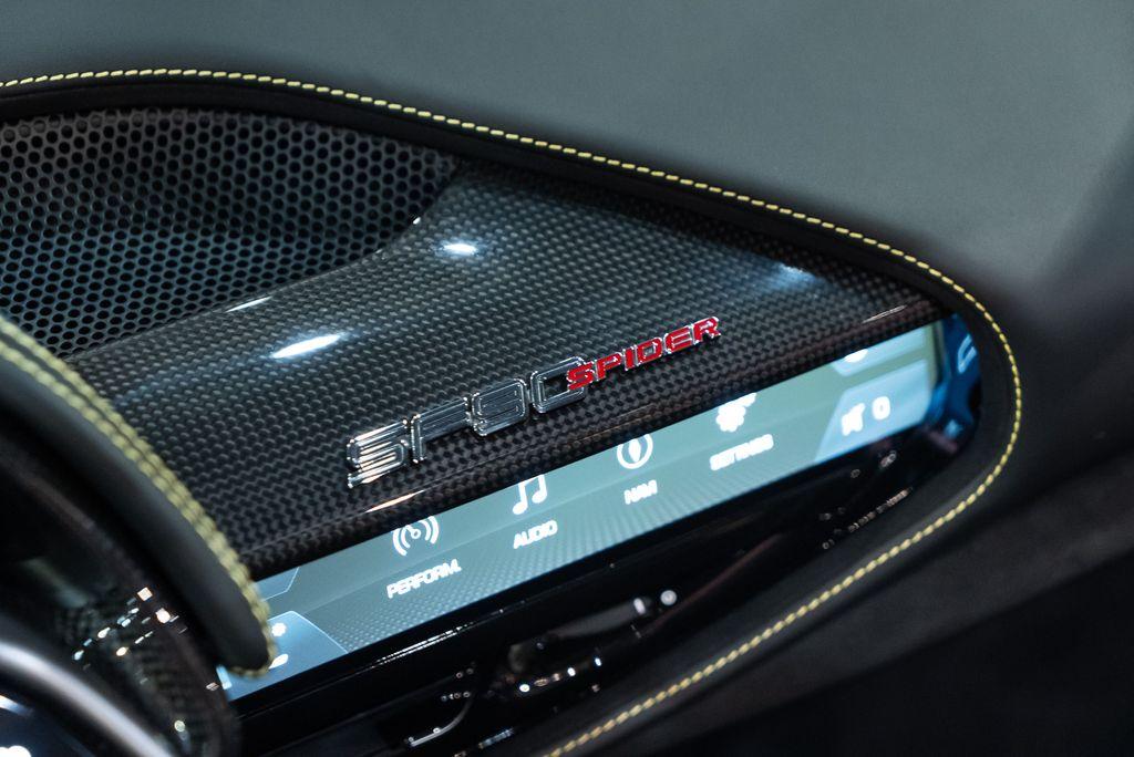 http://www.koenigseggchicago.com/galleria_images/88/88_p33_l.jpg