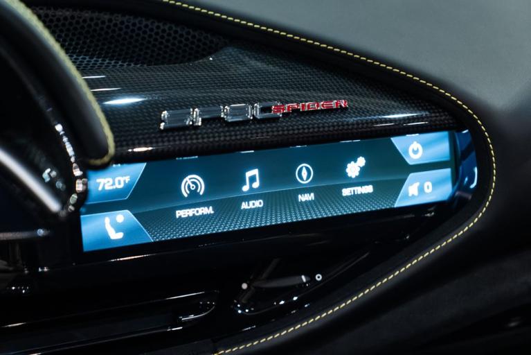 http://www.koenigseggchicago.com/galleria_images/88/88_p34_f.jpg