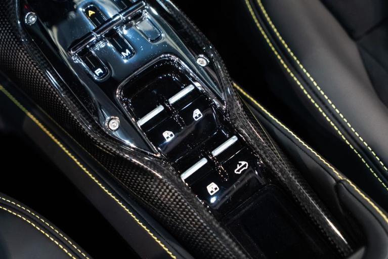 http://www.koenigseggchicago.com/galleria_images/88/88_p38_f.jpg
