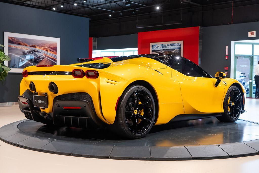 http://www.koenigseggchicago.com/galleria_images/88/88_p45_l.jpg