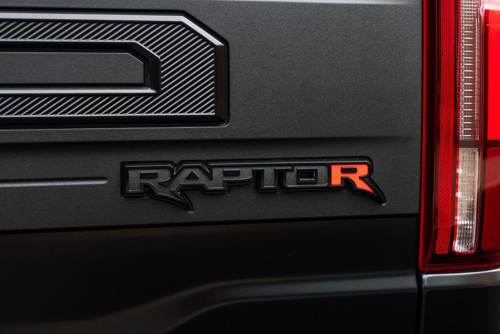 http://www.koenigseggchicago.com/galleria_images/89/89_p19_l.jpg