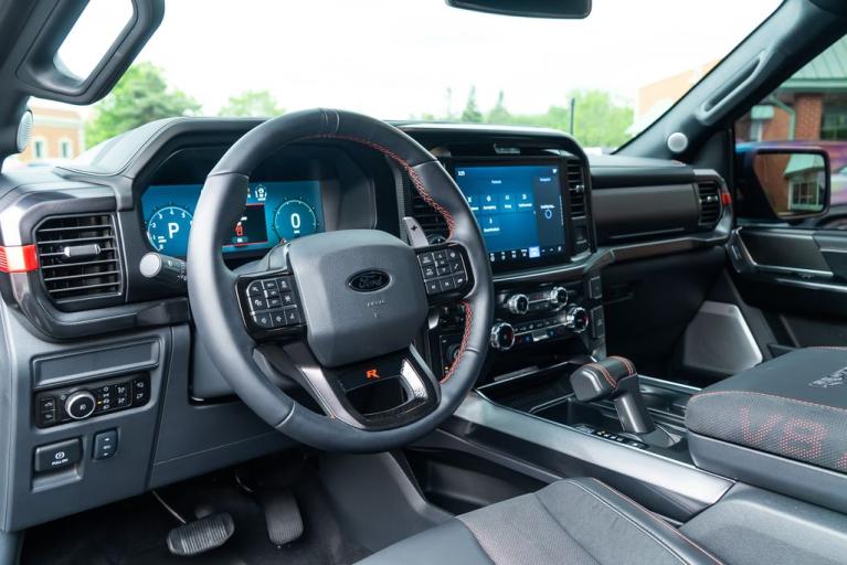 http://www.koenigseggchicago.com/galleria_images/89/89_p28_f.jpg