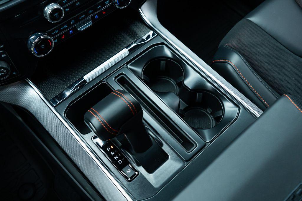 http://www.koenigseggchicago.com/galleria_images/89/89_p32_l.jpg