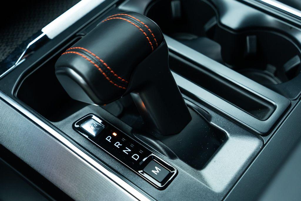 http://www.koenigseggchicago.com/galleria_images/89/89_p33_l.jpg