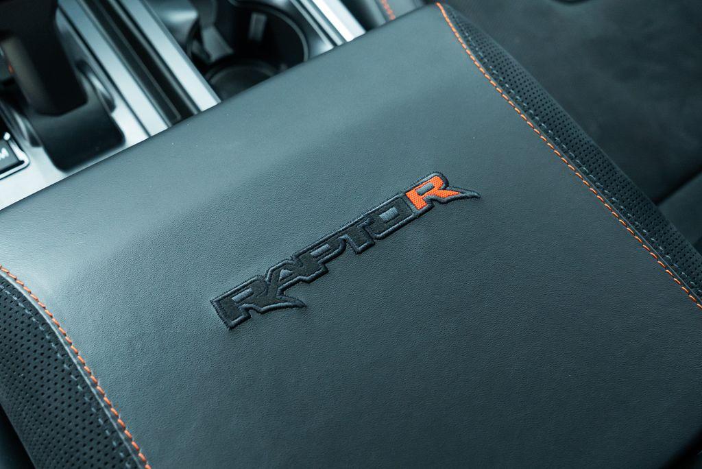 http://www.koenigseggchicago.com/galleria_images/89/89_p43_l.jpg