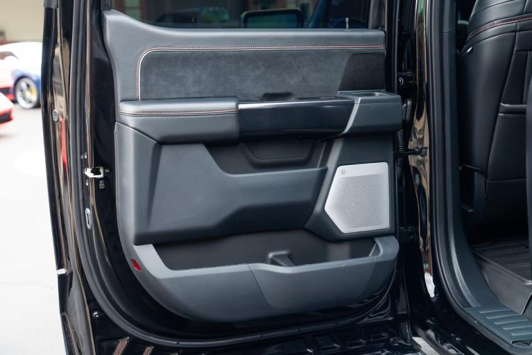 http://www.koenigseggchicago.com/galleria_images/89/89_p45_f.jpg