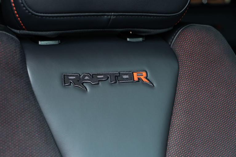 http://www.koenigseggchicago.com/galleria_images/89/89_p6_f.jpg
