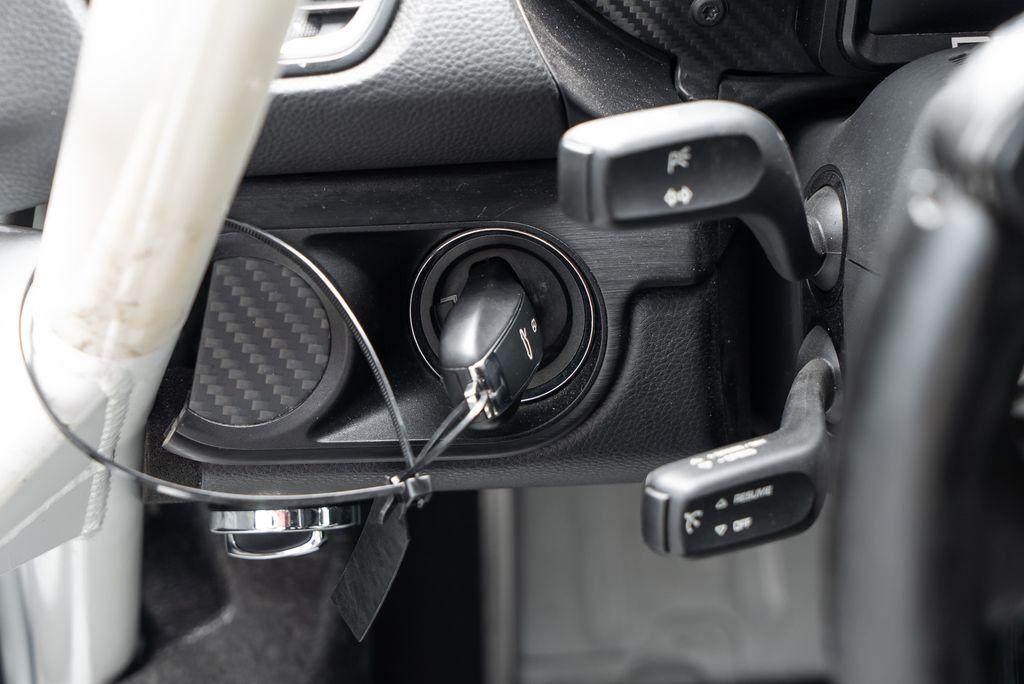 http://www.koenigseggchicago.com/galleria_images/90/90_p21_l.jpg