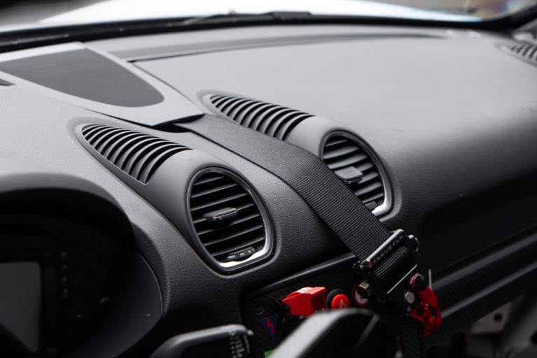 http://www.koenigseggchicago.com/galleria_images/90/90_p24_f.jpg