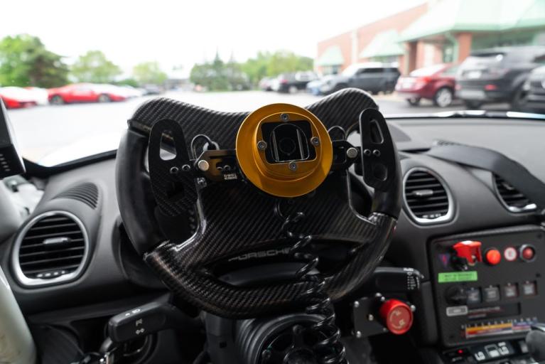 http://www.koenigseggchicago.com/galleria_images/90/90_p33_f.jpg