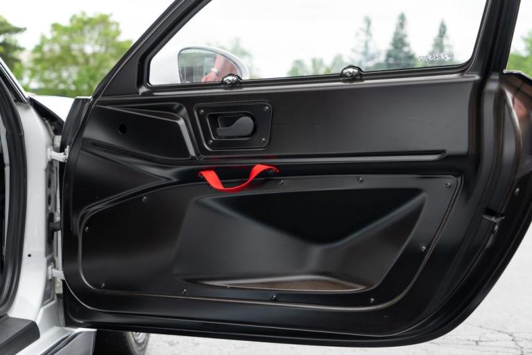 http://www.koenigseggchicago.com/galleria_images/90/90_p43_f.jpg