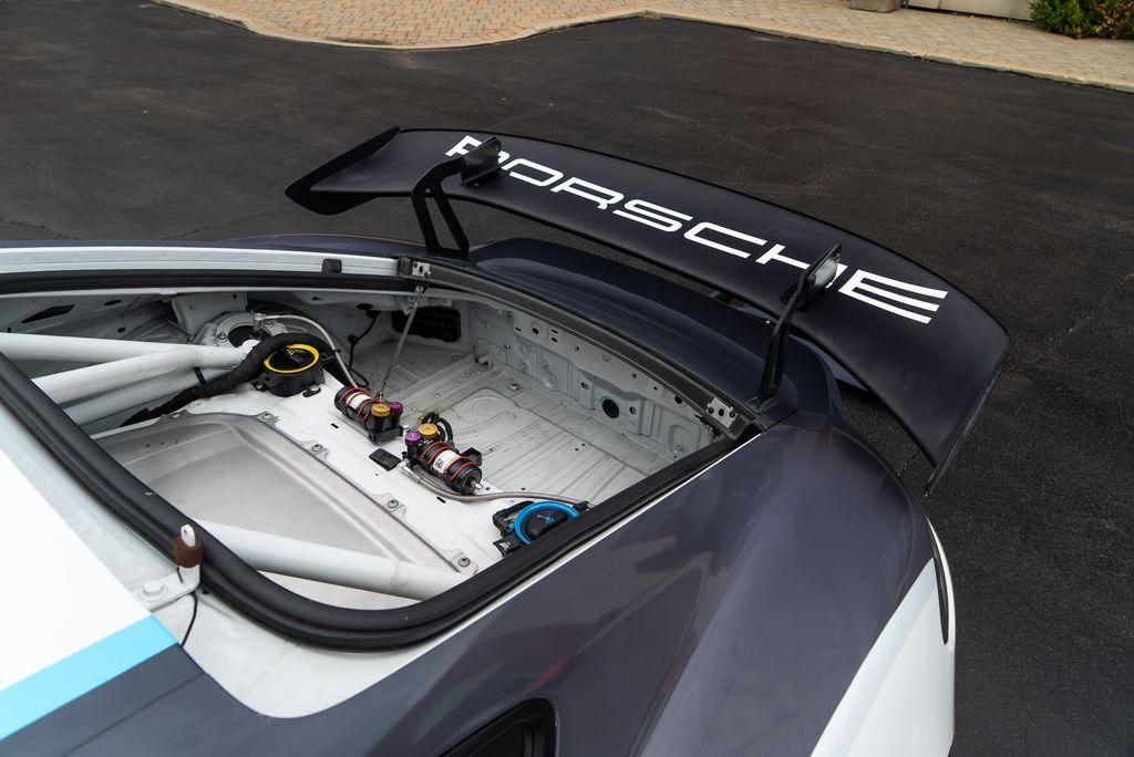 http://www.koenigseggchicago.com/galleria_images/90/90_p57_l.jpg