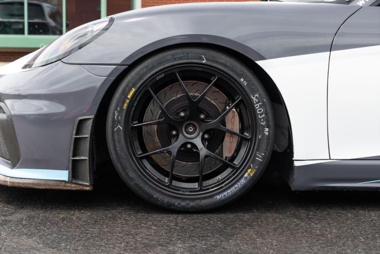 http://www.koenigseggchicago.com/galleria_images/90/90_p58_f.jpg