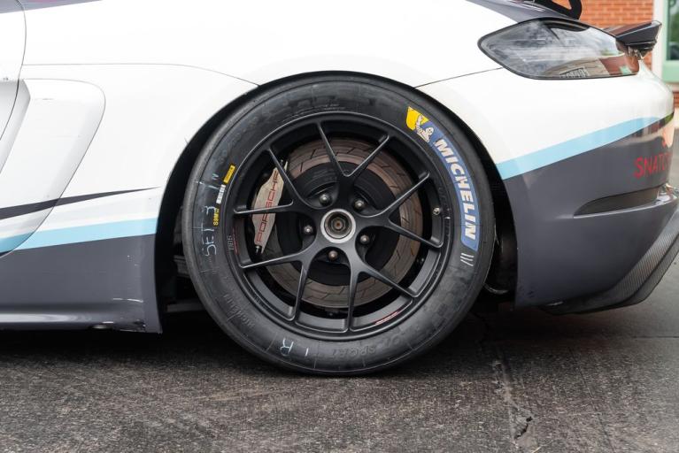 http://www.koenigseggchicago.com/galleria_images/90/90_p59_f.jpg