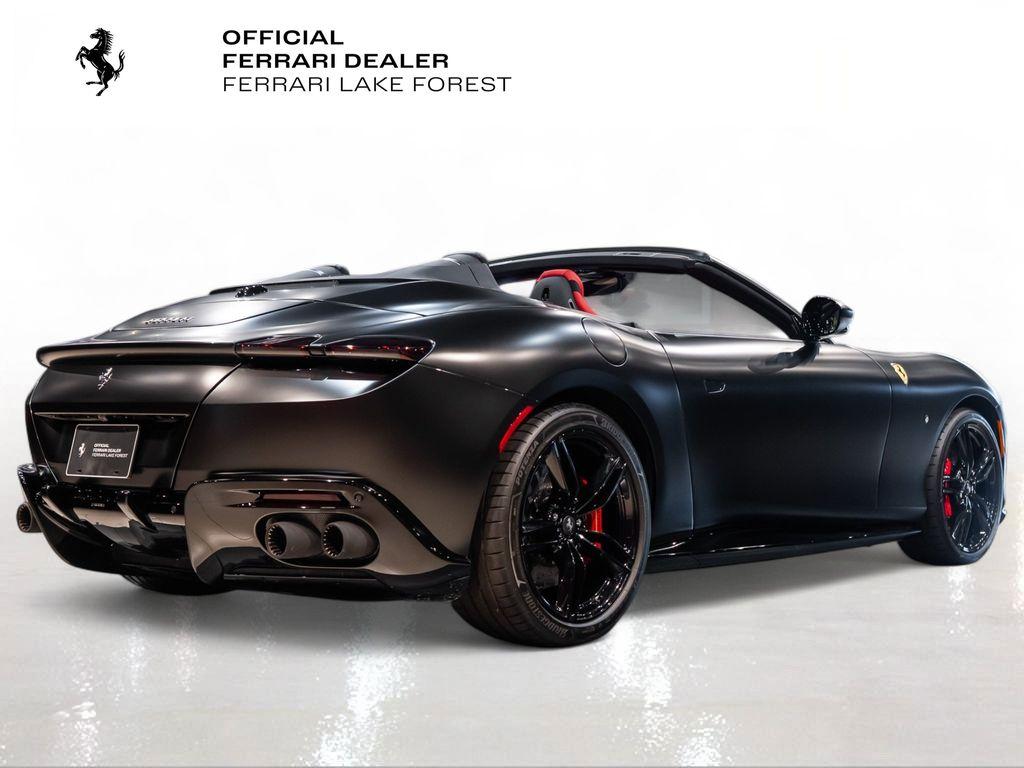 http://www.koenigseggchicago.com/galleria_images/92/92_p10_l.jpg