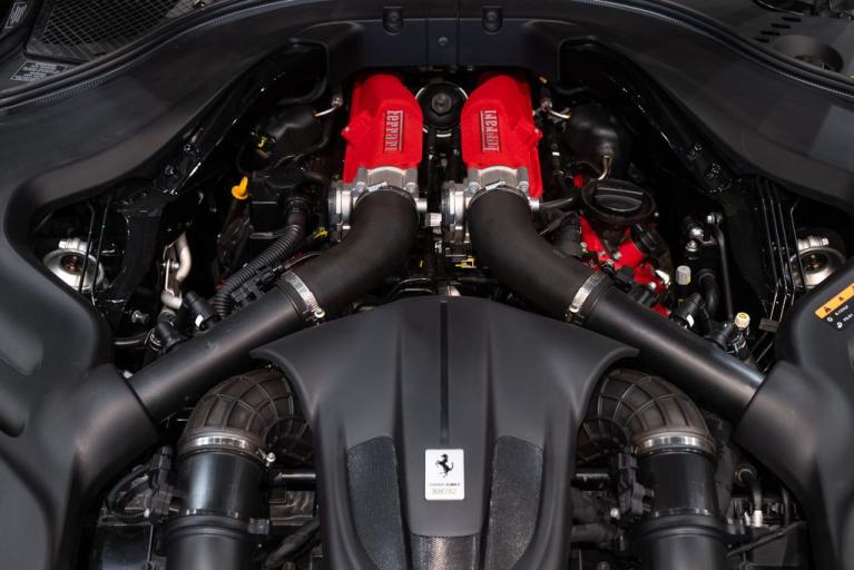 http://www.koenigseggchicago.com/galleria_images/92/92_p18_f.jpg