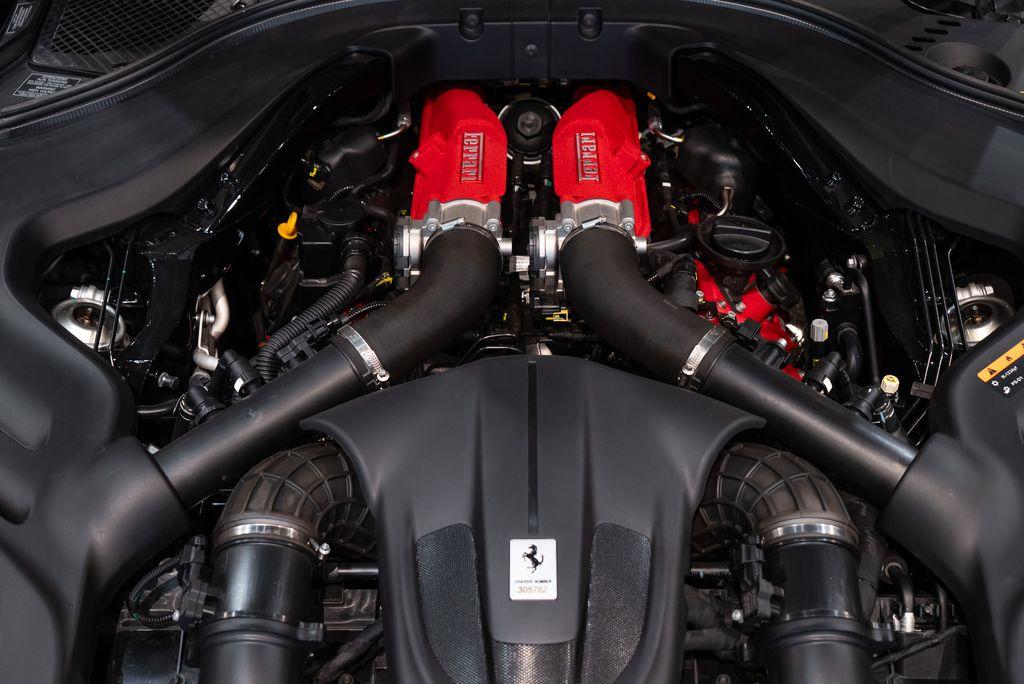 http://www.koenigseggchicago.com/galleria_images/92/92_p18_l.jpg