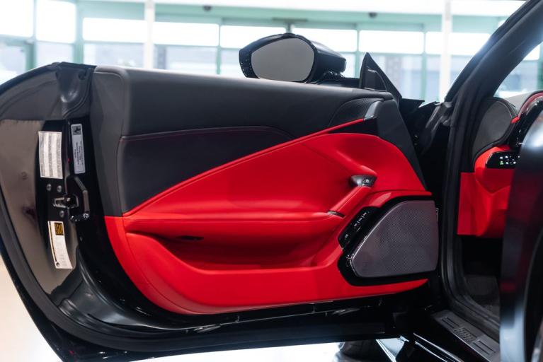 http://www.koenigseggchicago.com/galleria_images/92/92_p24_f.jpg