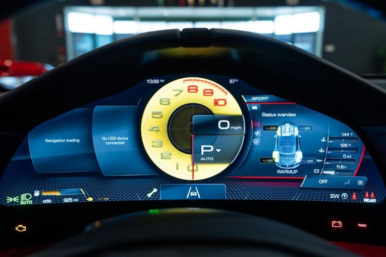 http://www.koenigseggchicago.com/galleria_images/92/92_p29_f.jpg