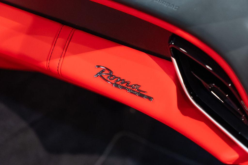 http://www.koenigseggchicago.com/galleria_images/92/92_p47_l.jpg