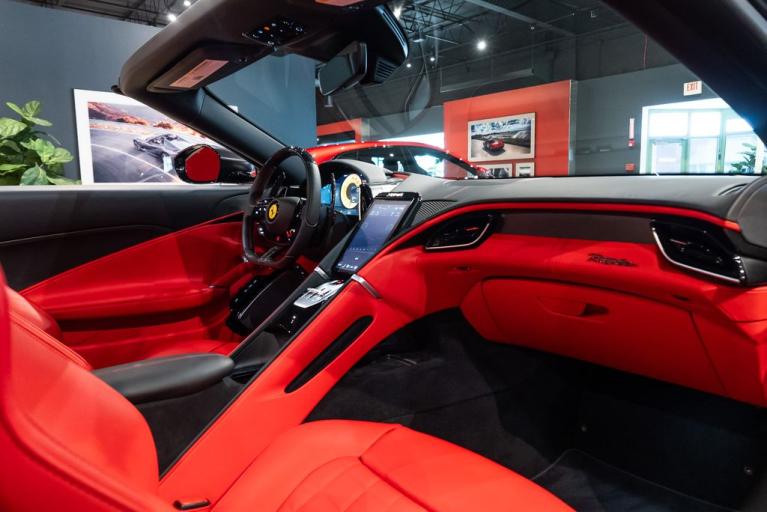 http://www.koenigseggchicago.com/galleria_images/92/92_p48_f.jpg