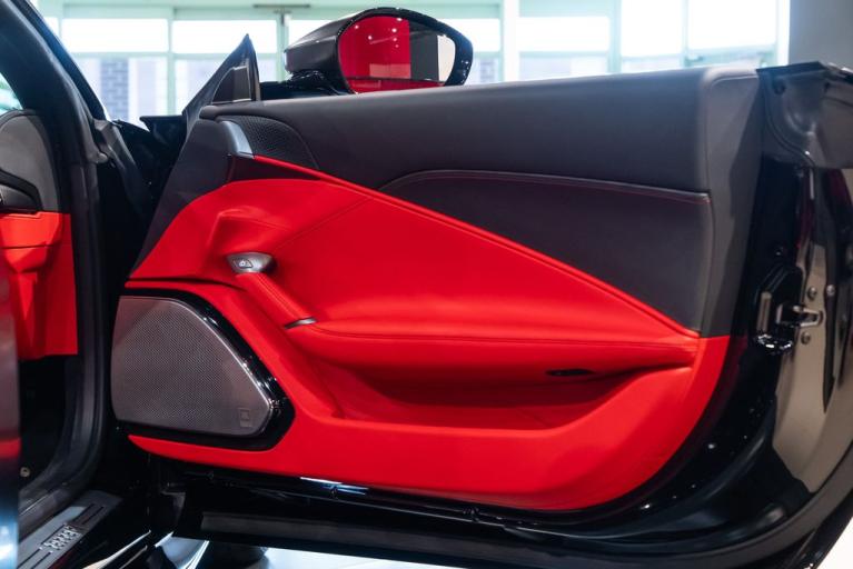 http://www.koenigseggchicago.com/galleria_images/92/92_p49_f.jpg
