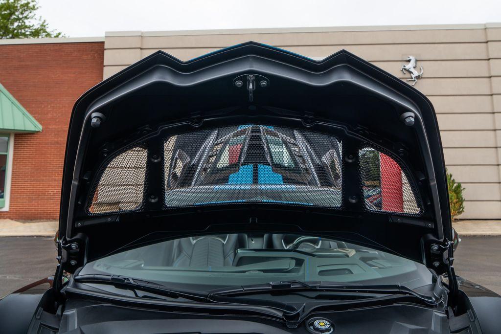 http://www.koenigseggchicago.com/galleria_images/94/94_p33_l.jpg