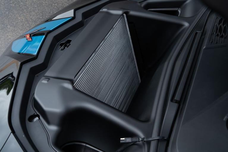 http://www.koenigseggchicago.com/galleria_images/94/94_p34_f.jpg